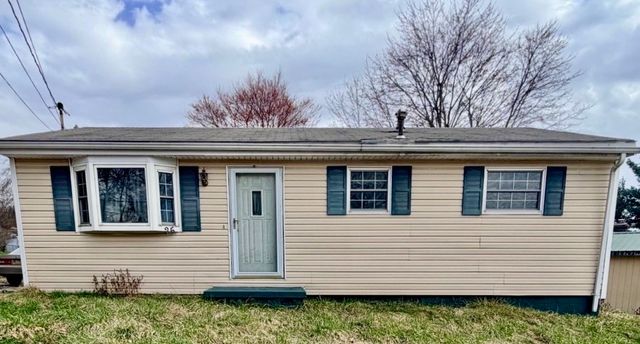 25 Lincoln Ave, Wheatland, PA 16161