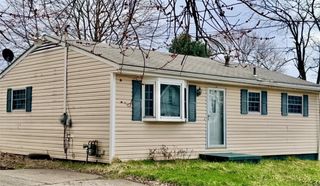25 Lincoln Ave, Wheatland, PA 16161