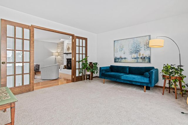 5816 Oxford Street N, Shoreview, MN 55126