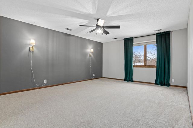 5816 Oxford Street N, Shoreview, MN 55126