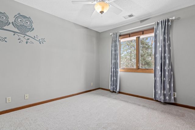 5816 Oxford Street N, Shoreview, MN 55126