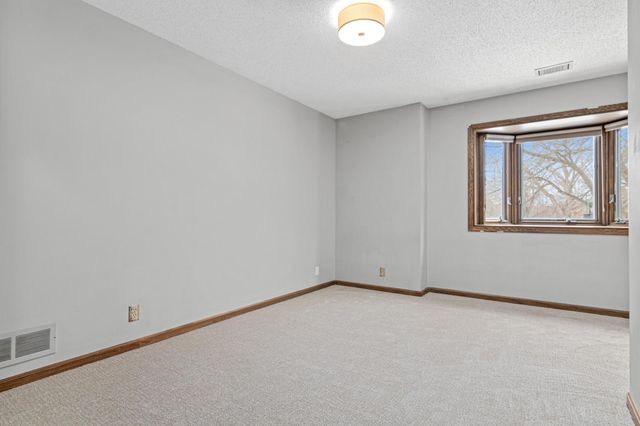 5816 Oxford Street N, Shoreview, MN 55126