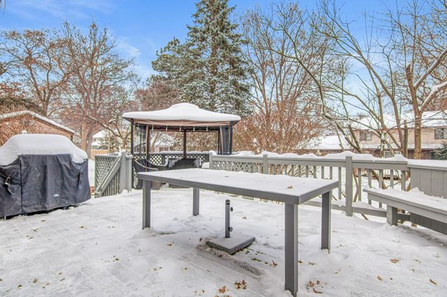 5816 Oxford Street N, Shoreview, MN 55126