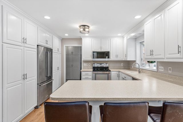 5816 Oxford Street N, Shoreview, MN 55126