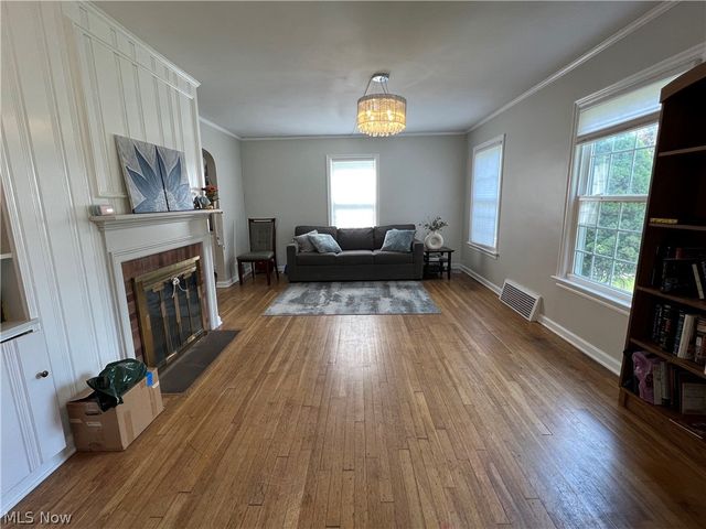 3844 Bendemeer Road, Cleveland Heights, OH 44118