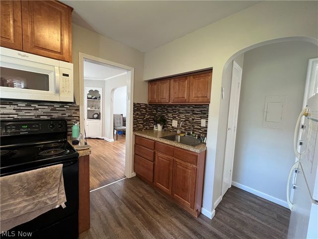 3844 Bendemeer Road, Cleveland Heights, OH 44118