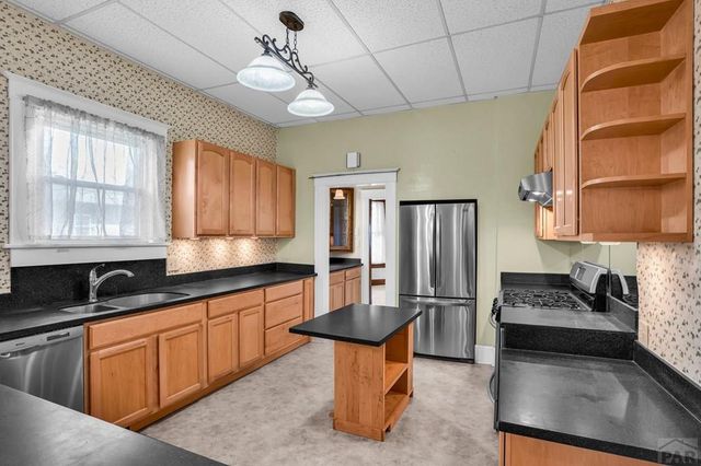 612 Lake Ave, Pueblo, CO 81004