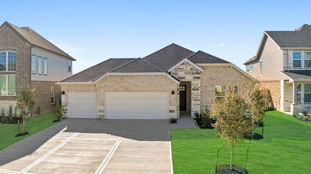 2811 Mackinac Bay Drive, Texas City, TX 77568