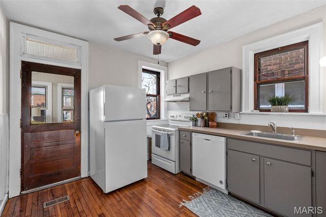 4989 Tholozan Avenue 1st Floor, St Louis, MO 63109