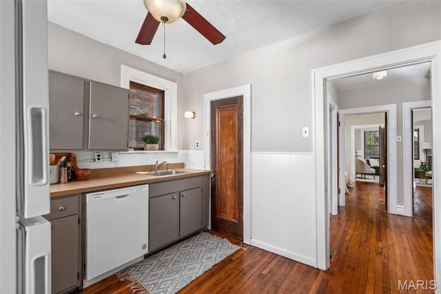 4989 Tholozan Avenue 1st Floor, St Louis, MO 63109