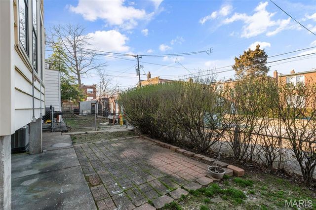 4989 Tholozan Avenue 1st Floor, St Louis, MO 63109