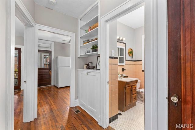 4989 Tholozan Avenue 1st Floor, St Louis, MO 63109