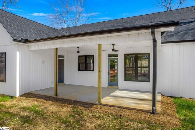 107 Bentwood Lane, Pickens, SC 29671