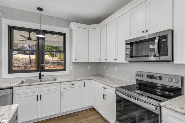 107 Bentwood Lane, Pickens, SC 29671