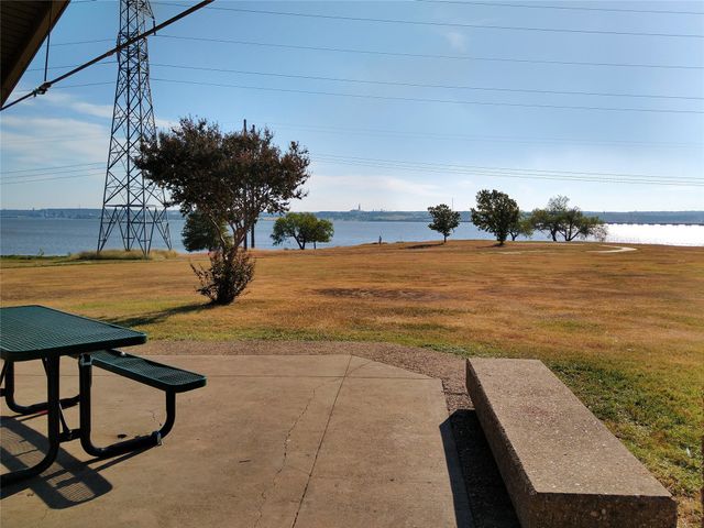 1846 Bayfront Drive, Dallas, TX 75051