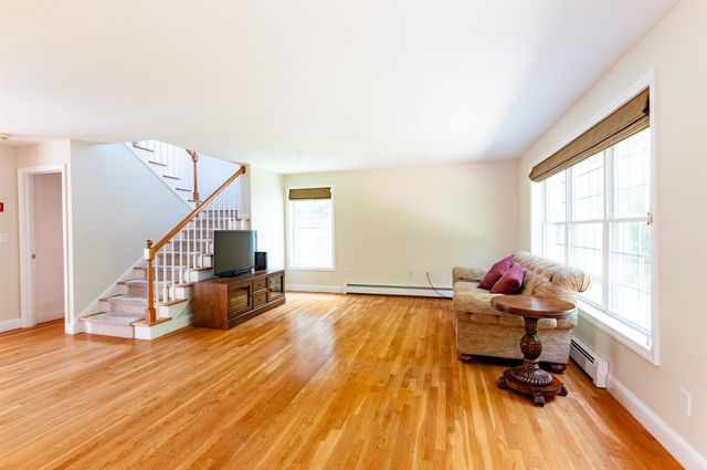 106 Walnut Hill Avenue, Manchester, NH 03104