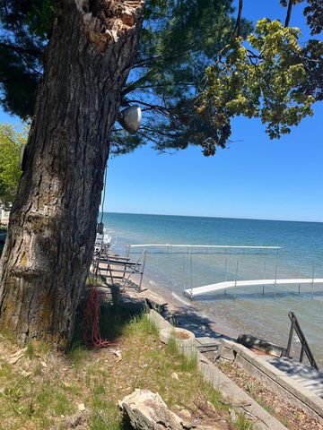 2374 Northeast Drive, Tawas City, MI 48763