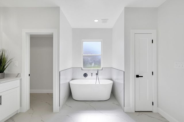 49 Winterhaven Lane, Montgomery, TX 77356