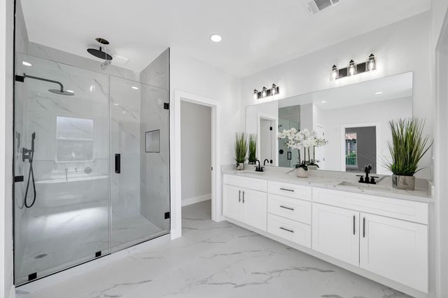 49 Winterhaven Lane, Montgomery, TX 77356