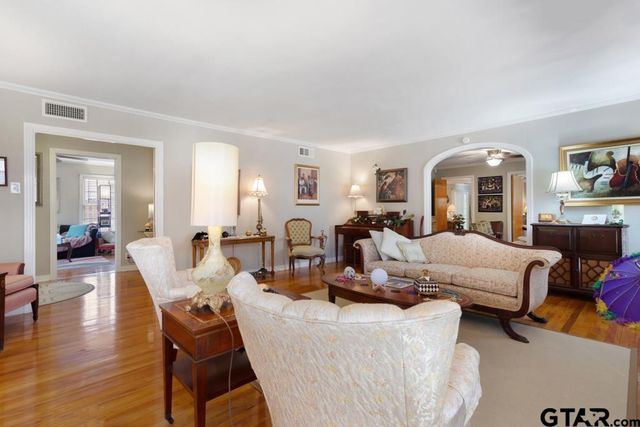 1522 N Moore Ave, Tyler, TX 75702