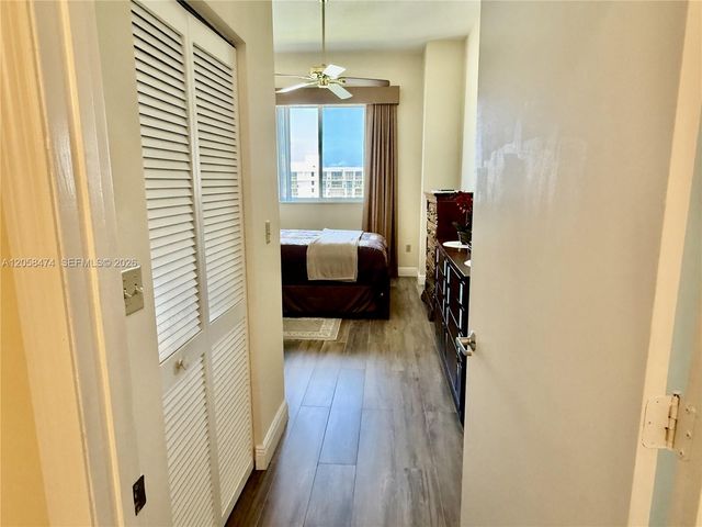 3020 NE 32nd Avenue PH3, Fort Lauderdale, FL 33308