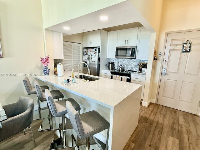 3020 NE 32nd Avenue PH3, Fort Lauderdale, FL 33308