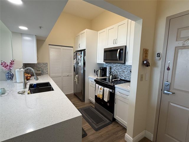 3020 NE 32nd Avenue PH3, Fort Lauderdale, FL 33308