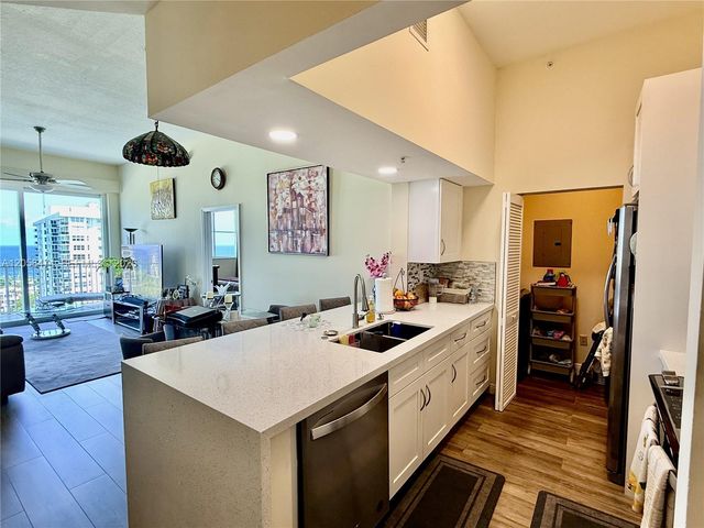 3020 NE 32nd Avenue PH3, Fort Lauderdale, FL 33308