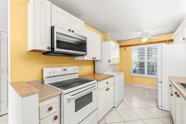 1020 Silk Oak Terrace 102, Delray Beach, FL 33445