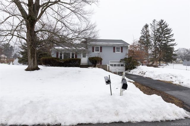 16 Stirrup Drive, Newburgh, NY 12550