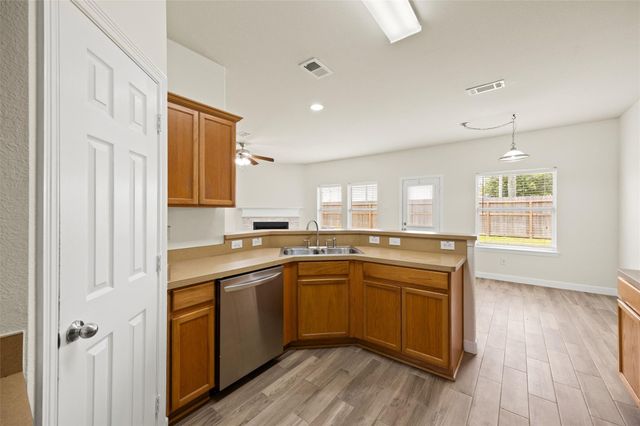 5213 Bailey Lane, Alvin, TX 77511