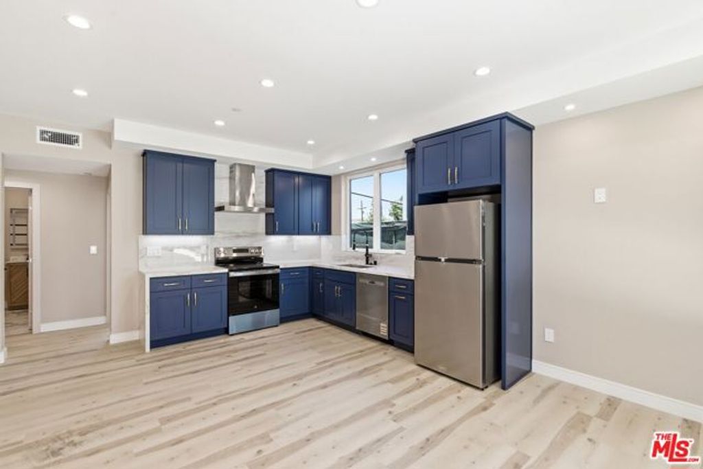 227 N Burlington Avenue 3, Los Angeles, CA 90026