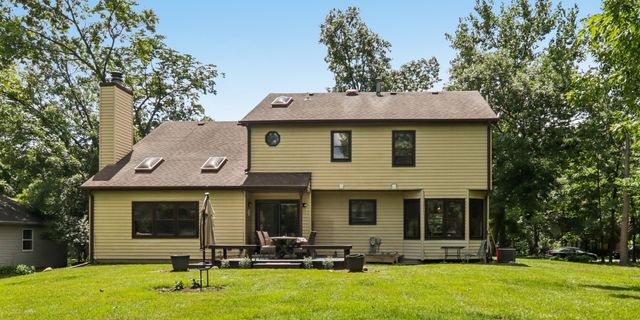 816 Bonnie Brae Lane, Bolingbrook, IL 60440