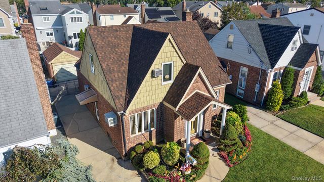233 Cleveland Street, Franklin Square, NY 11010