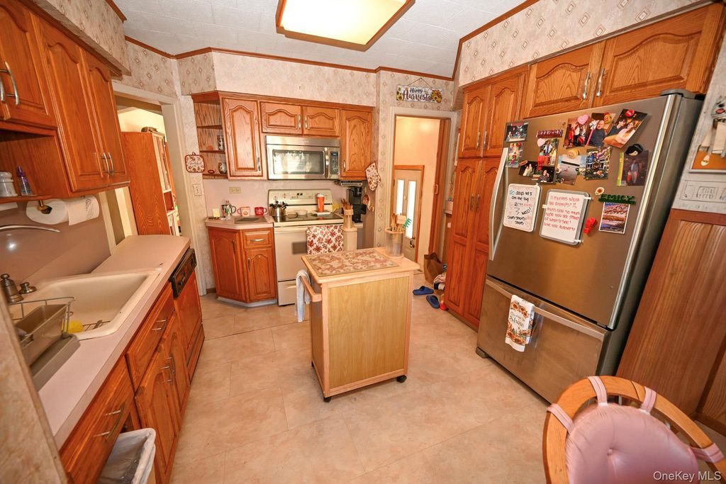 233 Cleveland Street, Franklin Square, NY 11010 — photo 5