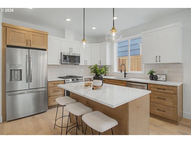 4765 EXETER St, West Linn, OR 97068