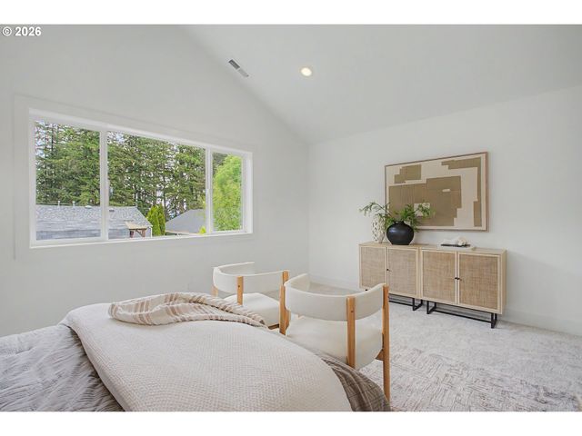 4765 EXETER St, West Linn, OR 97068