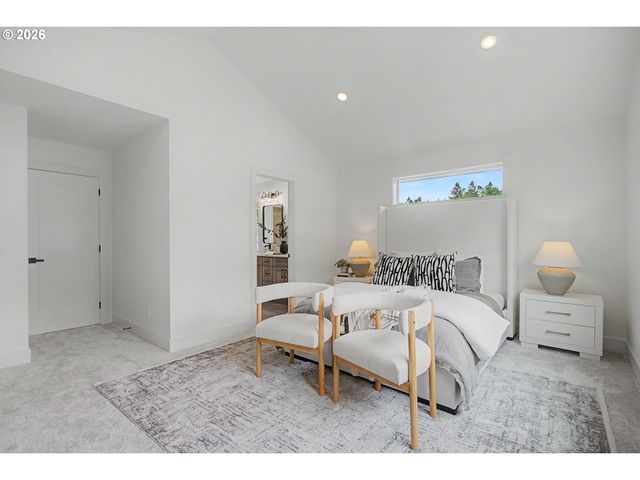 4765 EXETER St, West Linn, OR 97068