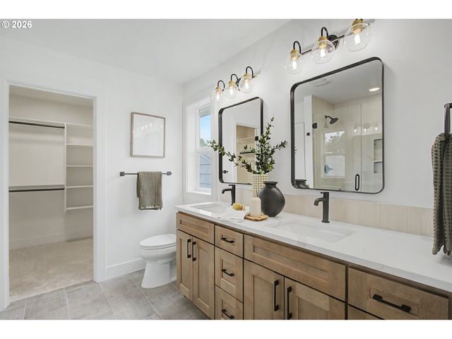 4765 EXETER St, West Linn, OR 97068