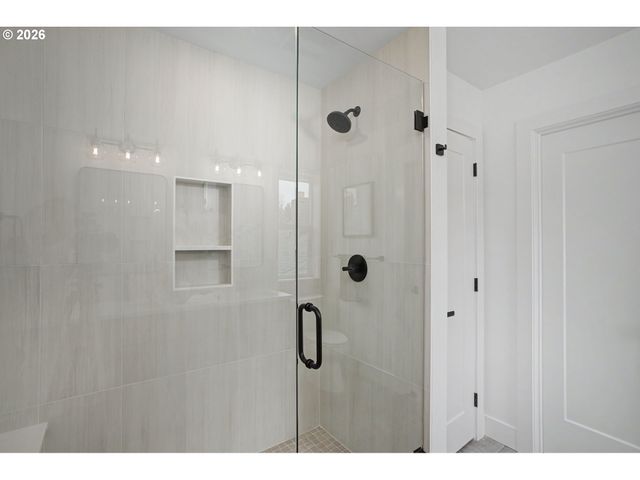 4765 EXETER St, West Linn, OR 97068