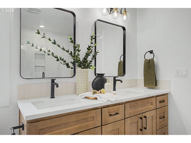 4765 EXETER St, West Linn, OR 97068