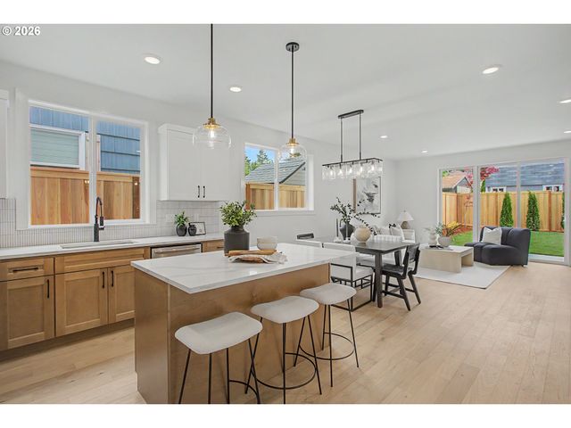 4765 EXETER St, West Linn, OR 97068