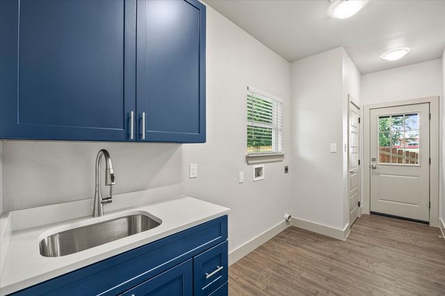 108 S Manson Street, Wolfe City, TX 75496