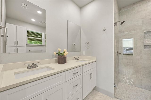 108 S Manson Street, Wolfe City, TX 75496