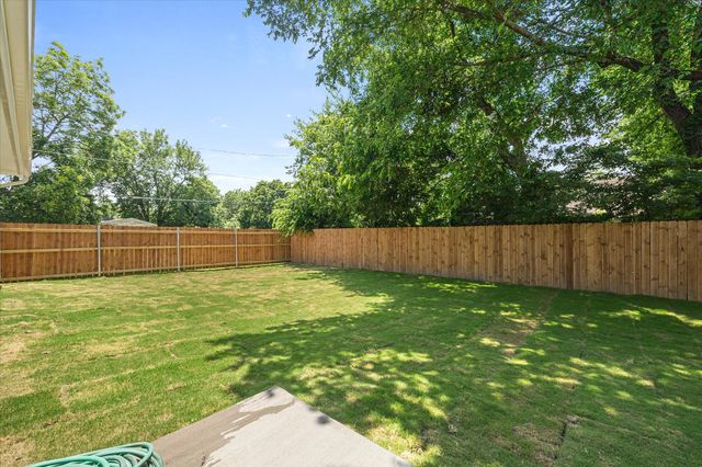 108 S Manson Street, Wolfe City, TX 75496