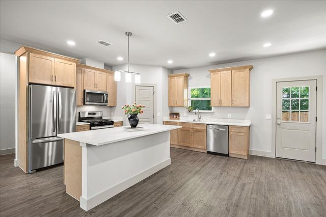 108 S Manson Street, Wolfe City, TX 75496