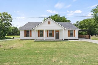 108 S Manson Street, Wolfe City, TX 75496