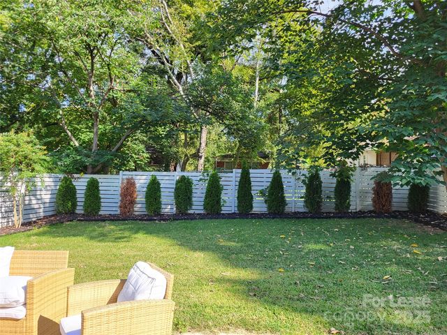 1932 St Mark Street, Charlotte, NC 28216