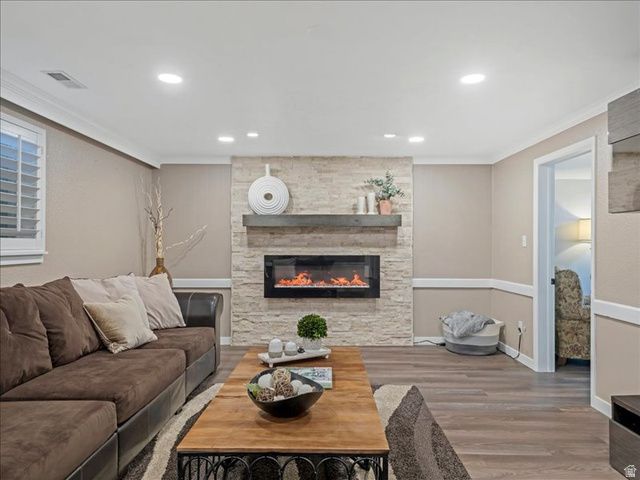 9135 S MORNINGVIEW DR, Sandy, UT 84094