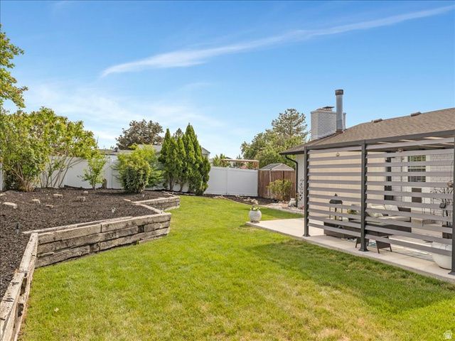 9135 S MORNINGVIEW DR, Sandy, UT 84094